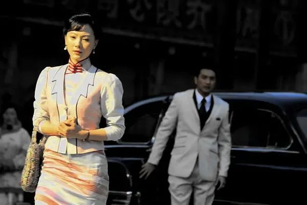 倾城之恋txt下载灵希 百度云_人情似纸薄学会看轻人心_张爱玲倾城之恋白流苏故事解读